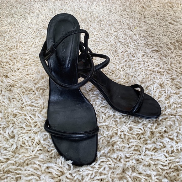 Donald J. Pliner Shoes - Donald J Pliner Black Strap Sandals